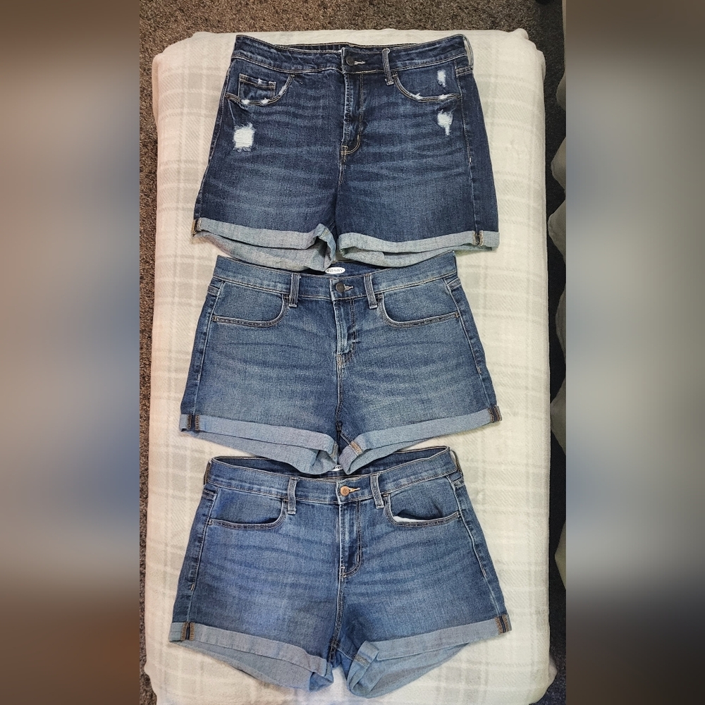 3 Pairs Of Old Navy Denim Cuffed Shorts Trio Size 8 Excellent Condition